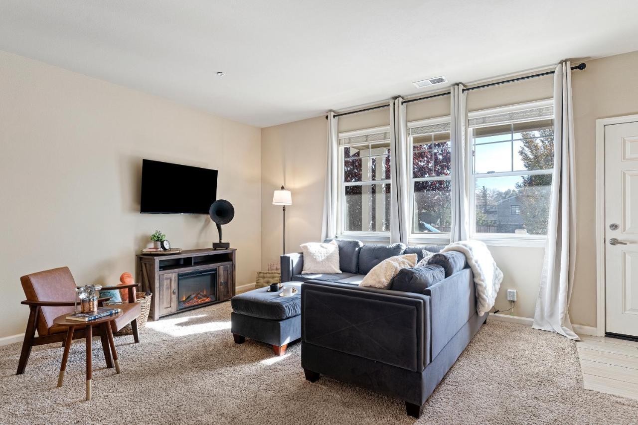 High End Midtown Home With Fireplace And Ensuite Baths Reno Exterior photo