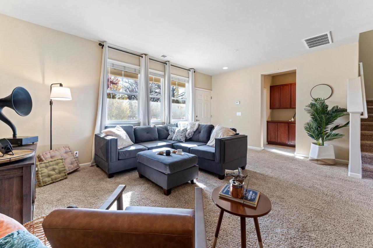 High End Midtown Home With Fireplace And Ensuite Baths Reno Exterior photo